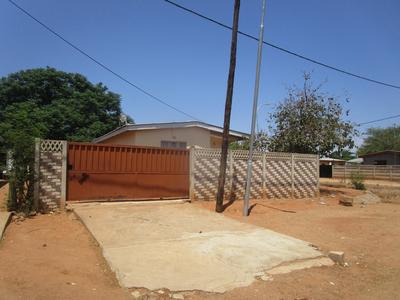 House For Sale in New Naledi, Gaborone, New Naledi